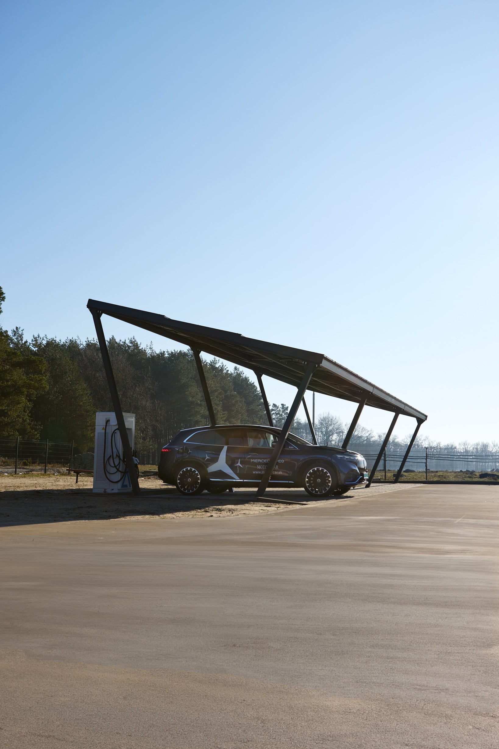 SOLAR CARPORT / SOLÁRNY PRÍSTREŠOK od 6 kWp/2 vozidlá