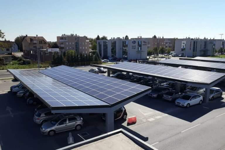 SOLAR CARPORT Y od 24 kWp/8 vozidiel